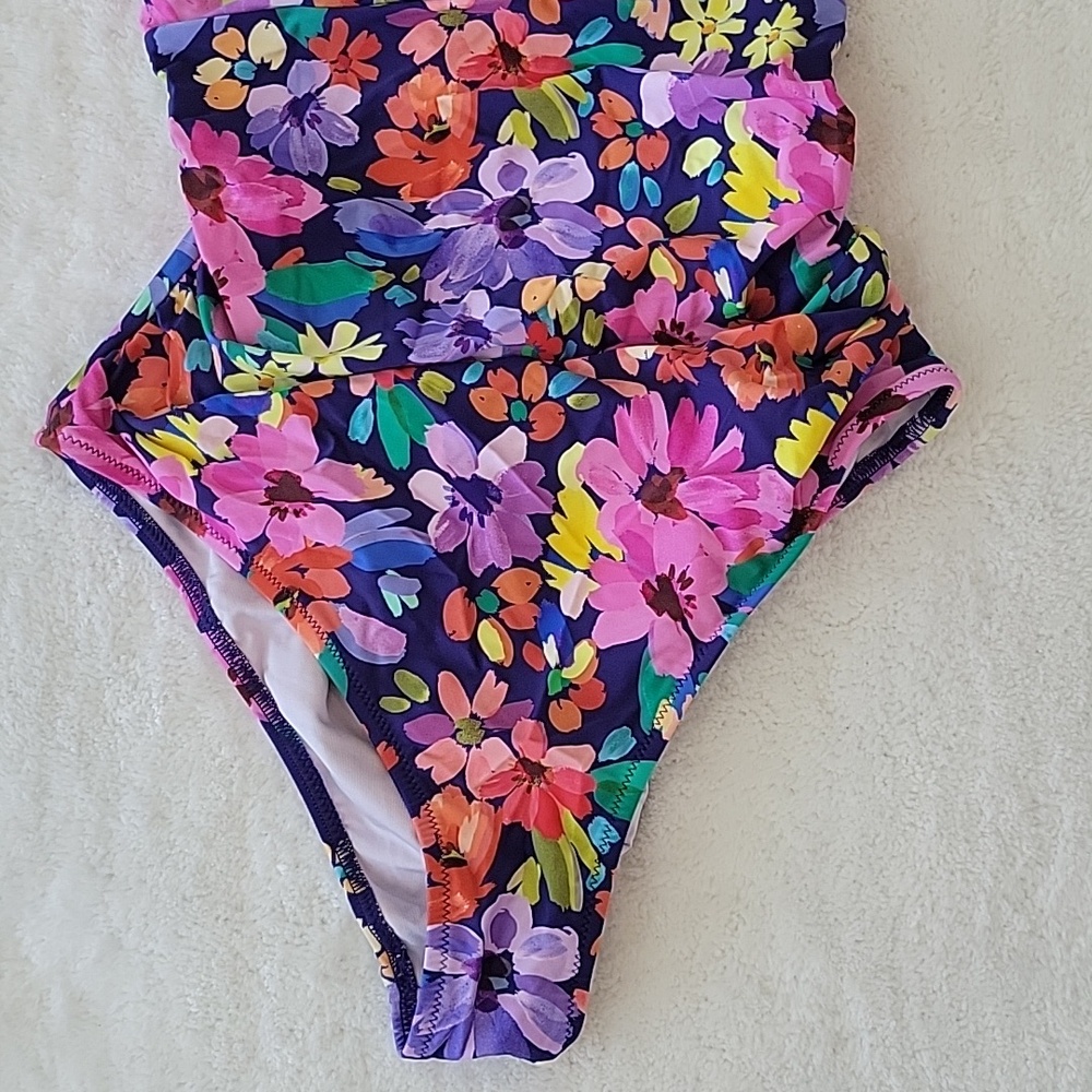 Cupshe Women's Ruffled One Piece Floral Swimsuit V Neck Lace Up Medium NWT - Picture 7 of 10